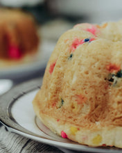 Load image into Gallery viewer, Birthday Rum Cake