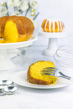 Load image into Gallery viewer, Bahamian Rum Cake
